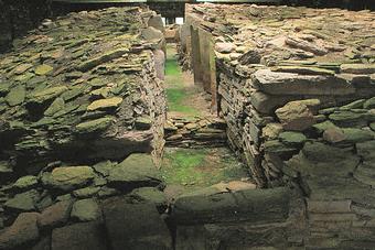 Mihdowe chambered cairn image